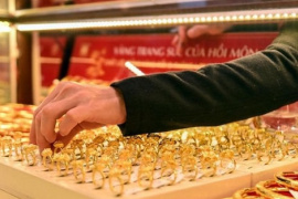 Giá vàng nhẫn bật tăng nhẹ bất chấp giá vàng thế giới đi xuống