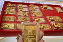 Giá vàng miếng SJC ổn định, giao dịch quanh mốc 121,5 triệu đồng/lượng