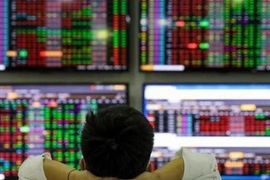 VN-Index “lao dốc” thẳng đứng vào phút cuối, giảm sốc gần 10 điểm