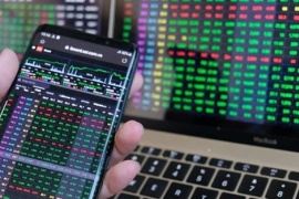 Cổ phiếu bất động sản “tím lịm”, VN-Index bứt phá vượt 1.490 điểm