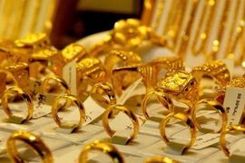 Giá vàng nhẫn, vàng SJC ngày 9/7 tiếp tục tăng, neo cao