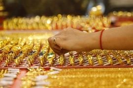 Giá vàng nhẫn, vàng SJC hôm nay giảm mạnh