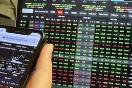 Thanh khoản đột biến, VN-Index tăng “bốc đầu” gần 19 điểm