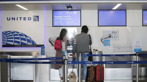 Giá vé máy bay liên tiếp giảm làm khó cho cổ phiếu ngành hàng không Mỹ