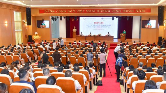 Khó vay vốn, doanh nghiệp đề xuất ngân hàng nới lỏng tiêu chí cho vay