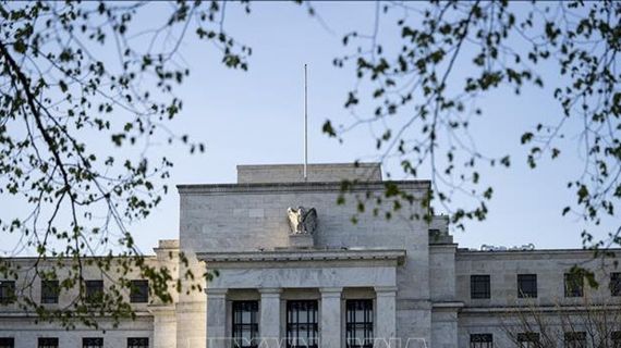 FED tăng lãi suất chương trình cho vay khẩn cấp để ngăn chặn chênh lệch giá