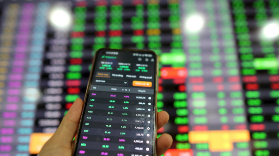 Dragon Capital: Cổ phiếu có thể mang lại lợi nhuận tốt hơn so với các tài sản khác trong năm 2024