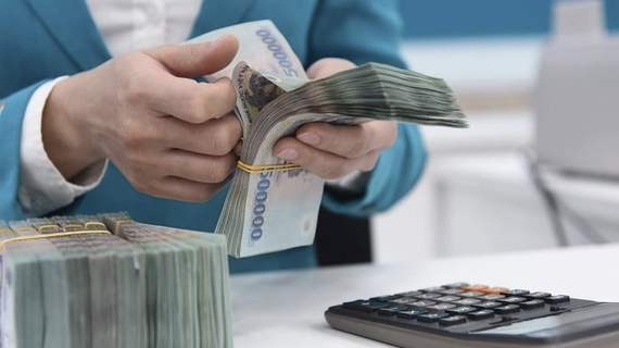 Nhiều ngân hàng thương mại “rục rịch” tăng lãi suất huy động, liệu dòng tiền tiết kiệm có quay lại?