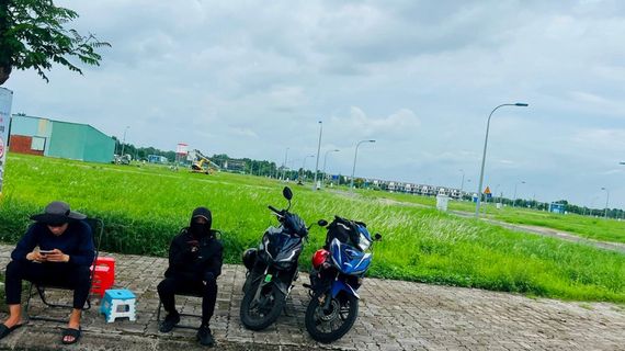 Bán lỗ, chủ đất nền vẫn sợ người mua đổi ý, thấp thỏm lo âu