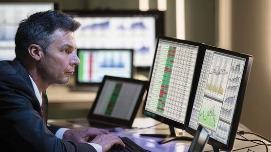 Phiên 27/8: Khối ngoại tiếp đà bán ròng, ngược chiều gom loạt cổ phiếu 