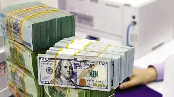 Giá USD bất ngờ giảm mạnh, NHNN bơm ròng cao kỷ lục