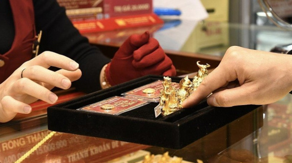 Giá vàng tiếp tục tăng mạnh