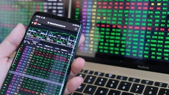 Thị trường “thăng hoa”, VN-Index tích lũy thêm gần 14 điểm