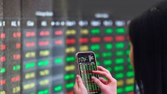 Cổ phiếu ngân hàng “nổi sóng”, VN-Index tăng điểm phiên thứ 4 liên tiếp