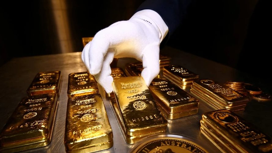 Giá vàng trong nước đứng vững phiên sáng 25/7, trái chiều xu hướng giảm của thế giới