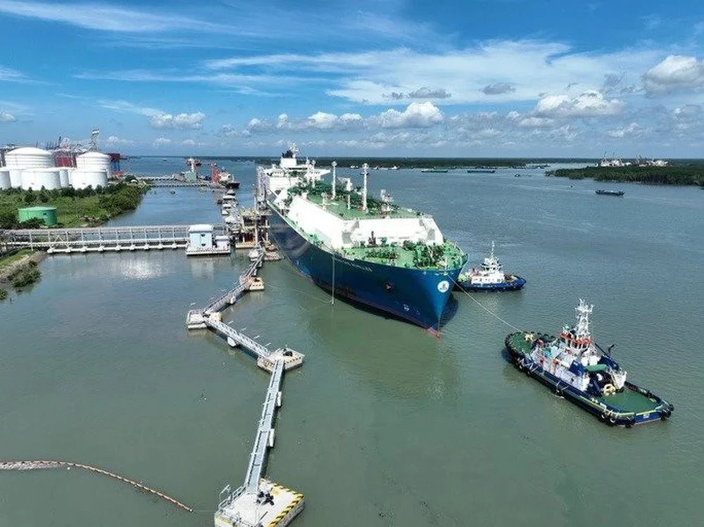 Tàu chở 70.000 tấn LNG cập bến kho cảng LNG Thị Vải ở Bà Rịa - Vũng Tàu. Ảnh: Người lao động