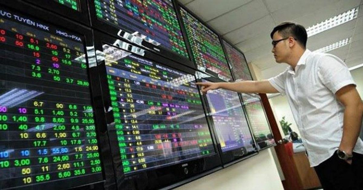 Thủ tướng yêu cầu nâng hạng thị trường chứng khoán Việt Nam trong thời gian sớm nhất