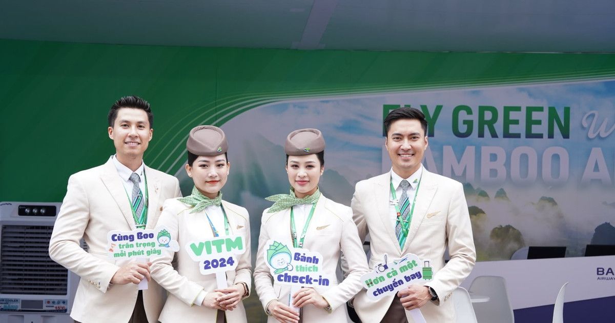 Các “đại sứ bầu trời” của Bamboo Airways xuất hiện rạng rỡ tại gian hàng để đón chào du khách