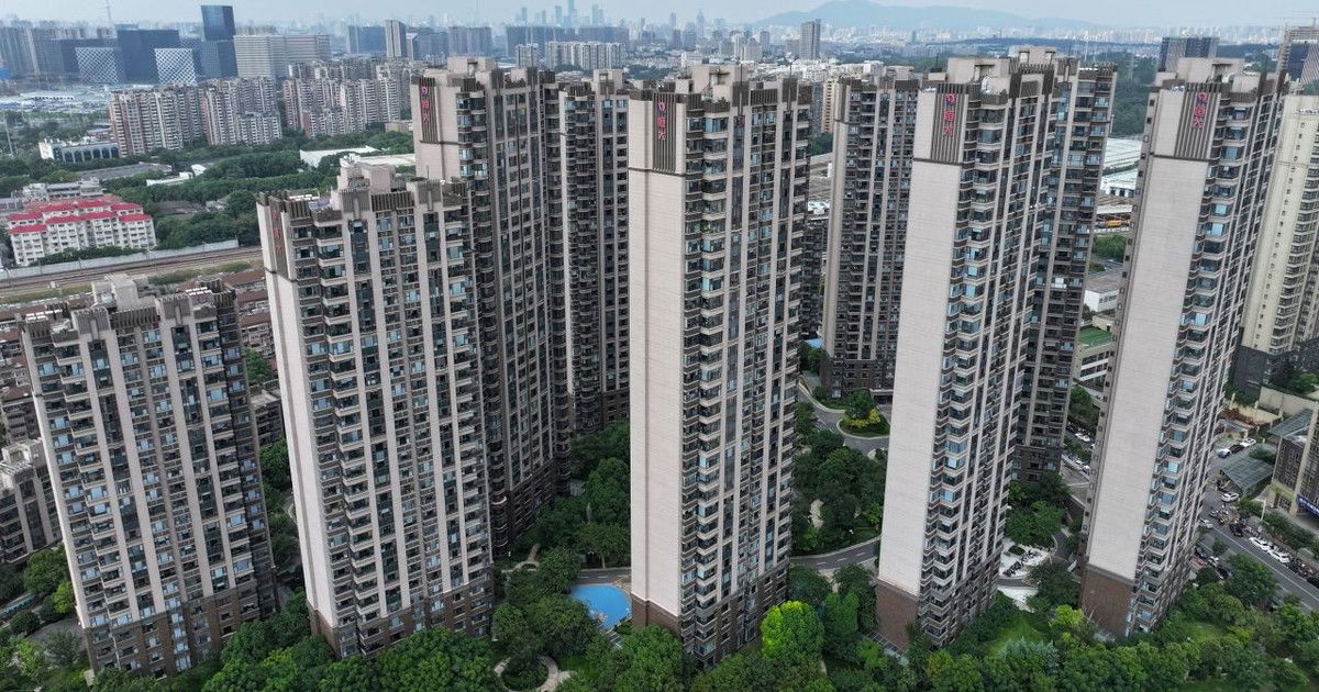 Trung Quốc công bố biện pháp mạnh mẽ quyết vực dậy thị trường bất động sản