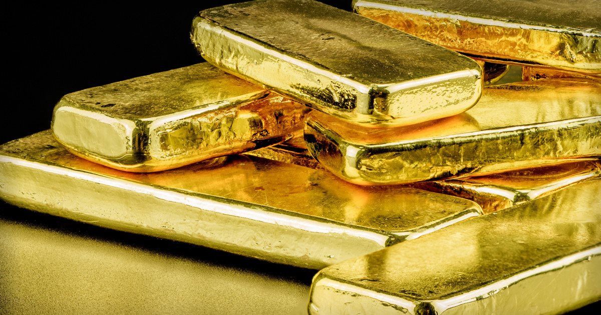 Giá vàng thế giới chạm ngưỡng 2.450,07 USD/ounce trong phiên và sau đó hạ nhiệt đà tăng